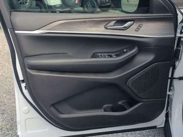 2025 Jeep Grand Cherokee L Limited 4x4