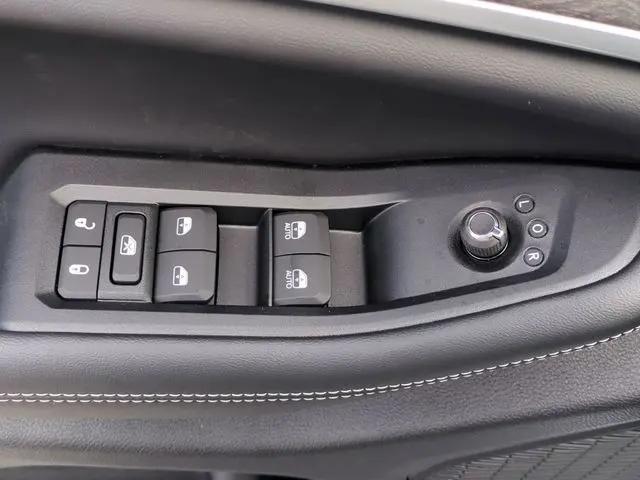 2025 Jeep Grand Cherokee L Limited 4x4