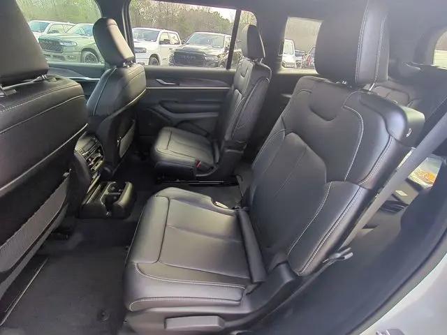 2025 Jeep Grand Cherokee L Limited 4x4