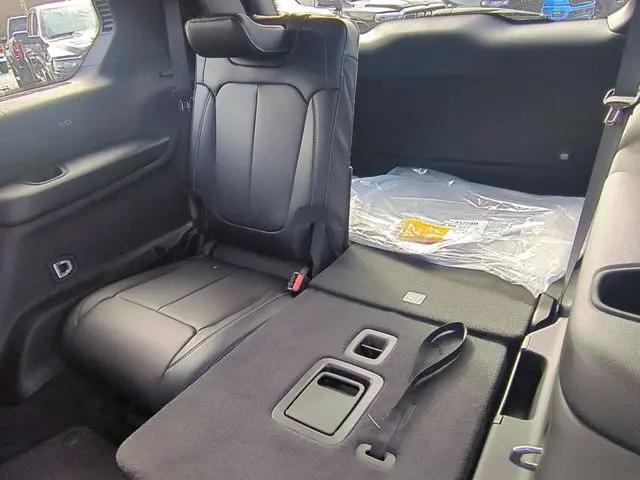 2025 Jeep Grand Cherokee L Limited 4x4