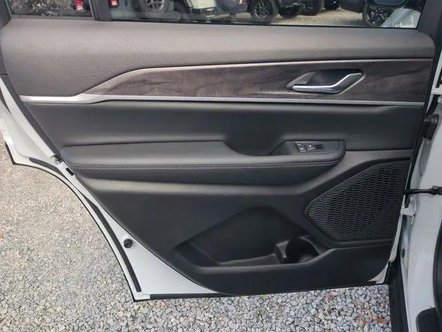 2025 Jeep Grand Cherokee L Limited 4x4