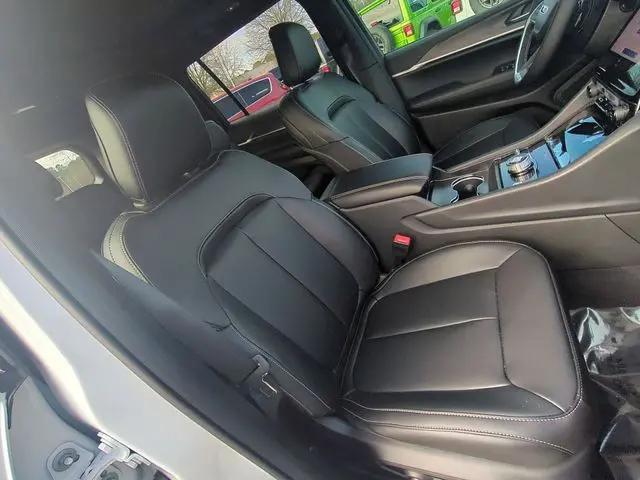 2025 Jeep Grand Cherokee L Limited 4x4