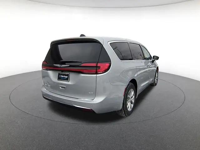 2026 Chrysler Pacifica Select AWD