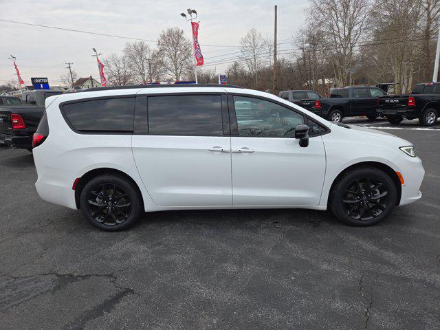 2026 Chrysler Pacifica PACIFICA SELECT AWD