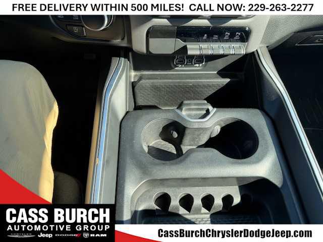 2022 Ram 1500 Big Horn Crew Cab 4x4 5'7" Box