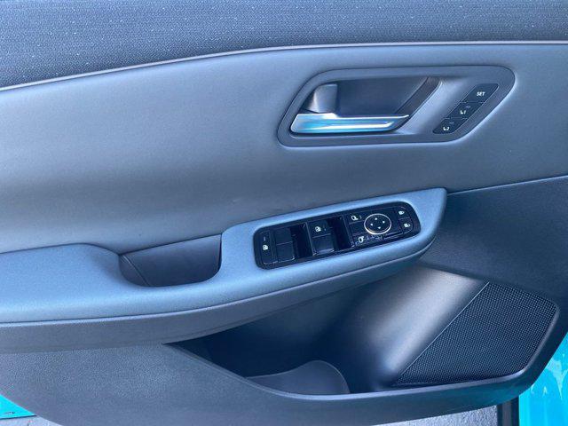 2026 Nissan LEAF PLATINUM+