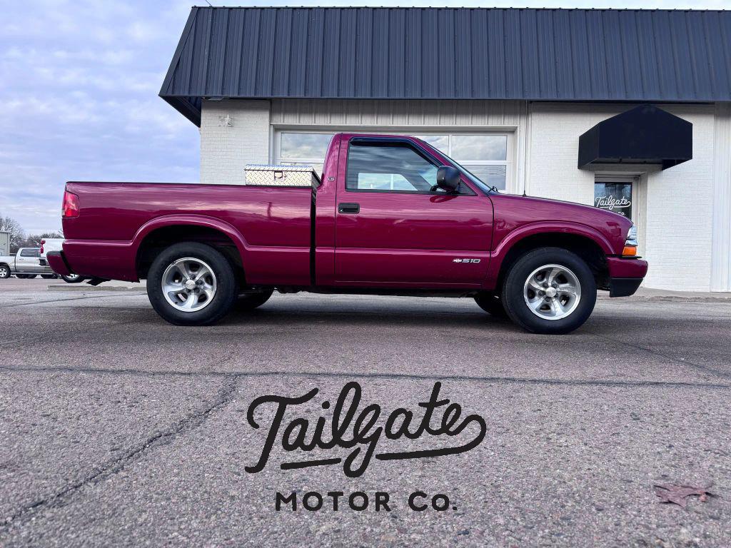 2003 Chevrolet S-10 LS's photo