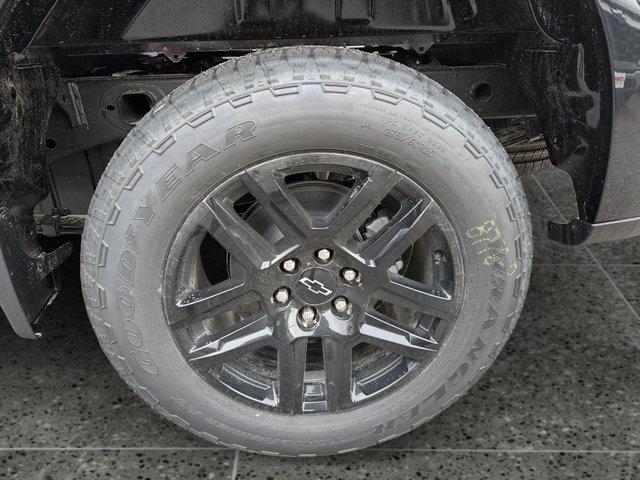 2026 Chevrolet Silverado 1500 4WD Crew Cab Short Bed Custom