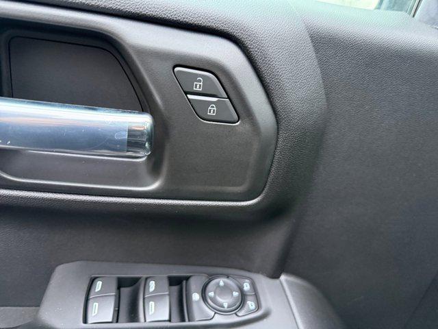 2026 Chevrolet Silverado 1500 4WD Crew Cab Short Bed Custom
