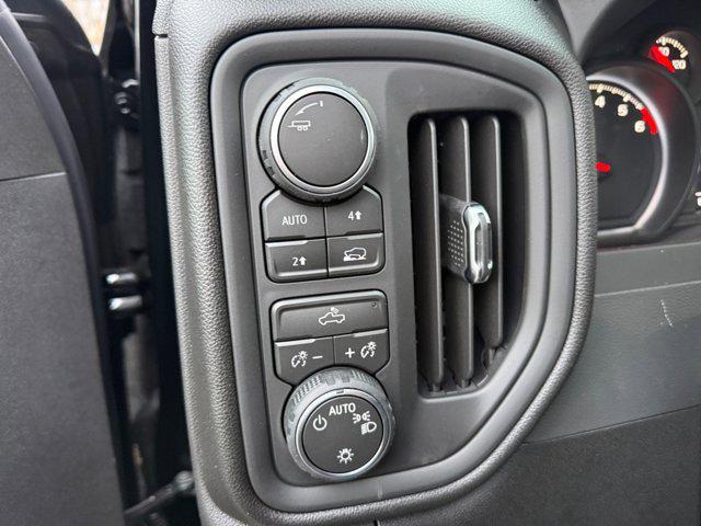 2026 Chevrolet Silverado 1500 4WD Crew Cab Short Bed Custom