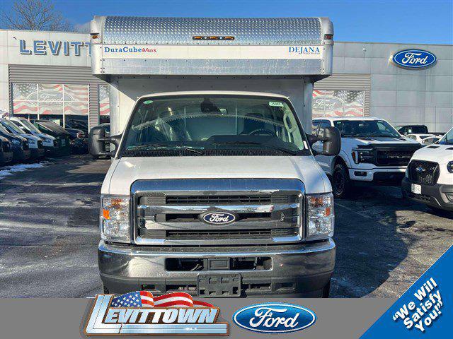 2026 Ford E-450 Cutaway 2026 FORD E-450 CUTAWAY CHASSIS DRW 2DR 158 WB HD
