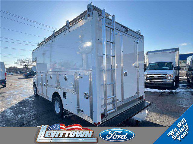 2026 Ford E-450 Cutaway 2026 FORD E-450 CUTAWAY CHASSIS DRW 2DR 158 WB HD