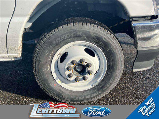 2026 Ford E-450 Cutaway 2026 FORD E-450 CUTAWAY CHASSIS DRW 2DR 158 WB HD