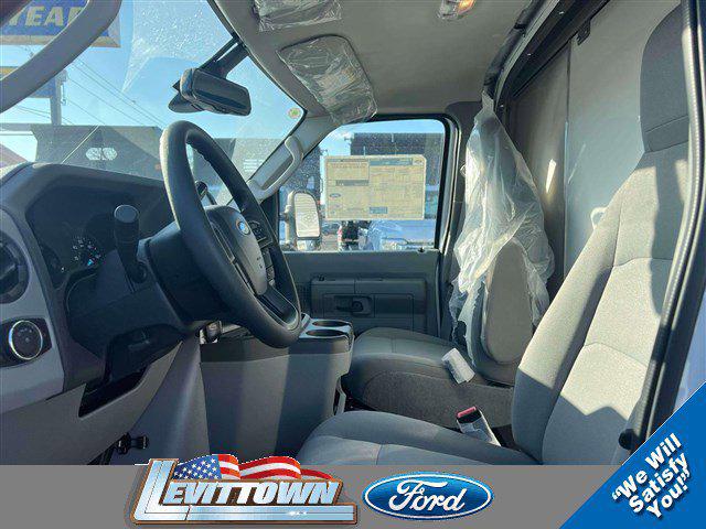 2026 Ford E-450 Cutaway 2026 FORD E-450 CUTAWAY CHASSIS DRW 2DR 158 WB HD