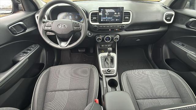 2026 Hyundai Venue SEL w/Two-Tone Roof