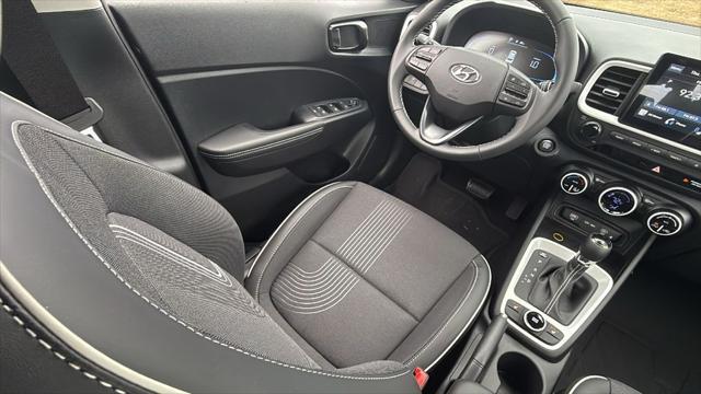 2026 Hyundai Venue SEL w/Two-Tone Roof