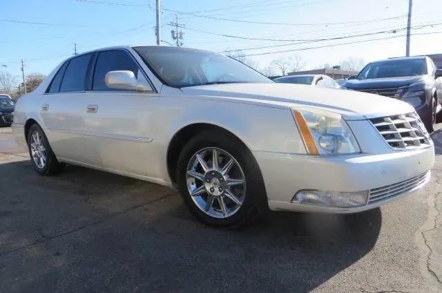 2010 Cadillac DTS Luxury Collection for sale in Wickliffe, OH