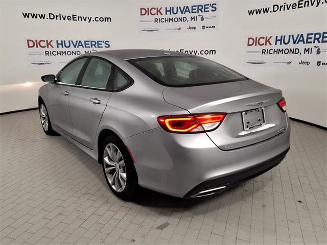 2016 Chrysler 200 S 2016 Chrysler 200 S