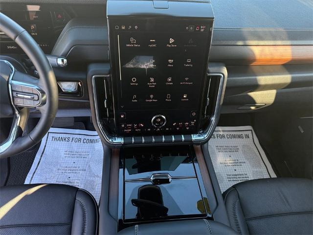 2025 GMC Yukon 4WD Denali