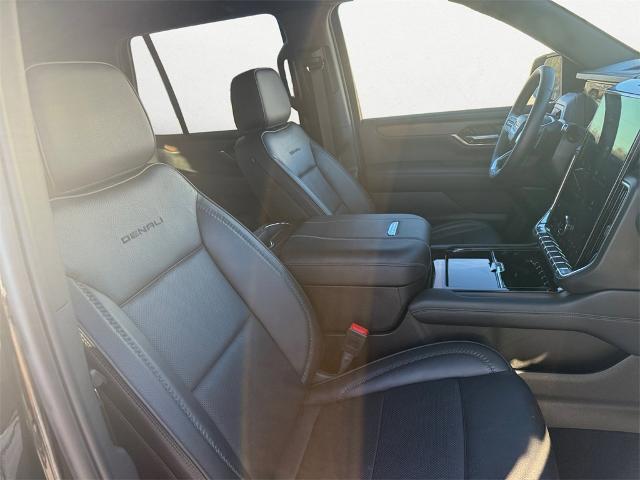 2025 GMC Yukon 4WD Denali
