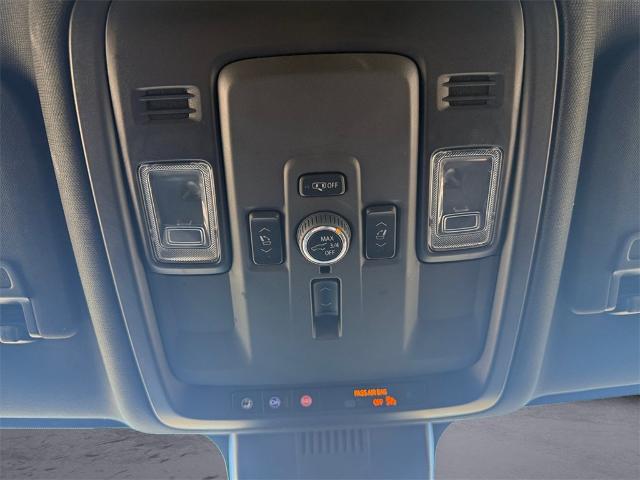 2025 GMC Yukon 4WD Denali