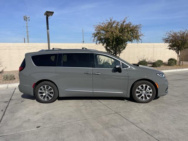 2023 Chrysler Pacifica Hybrid Pinnacle