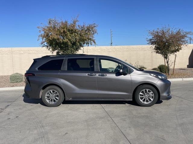 2024 Toyota Sienna XLE