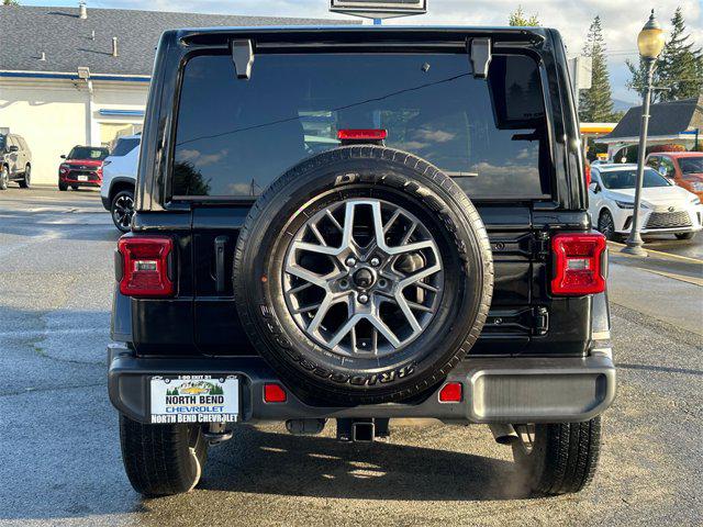 2024 Jeep Wrangler 4-Door Sahara 4x4