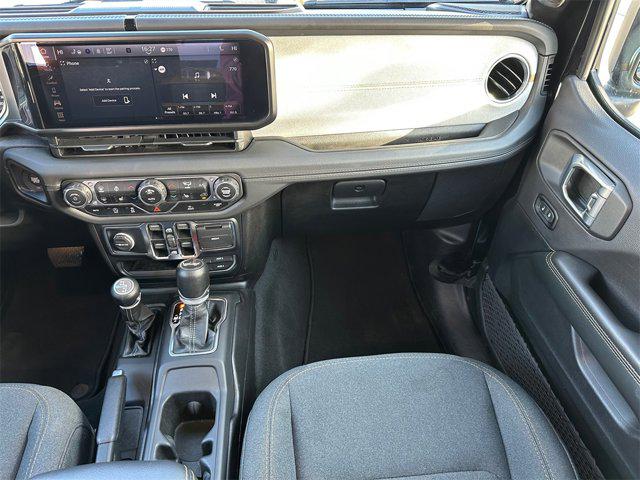 2024 Jeep Wrangler 4-Door Sahara 4x4