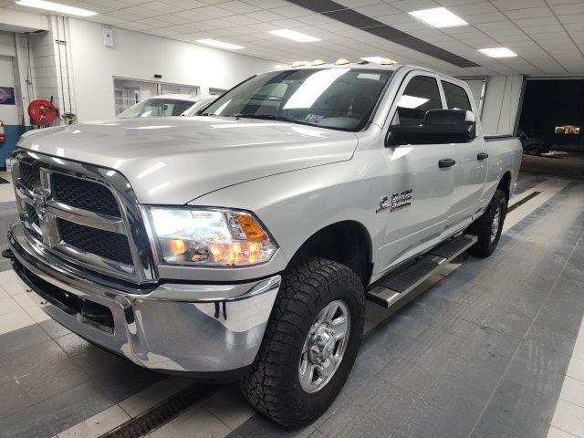 2017 RAM 3500 Tradesman Crew Cab 4x4 64 Box