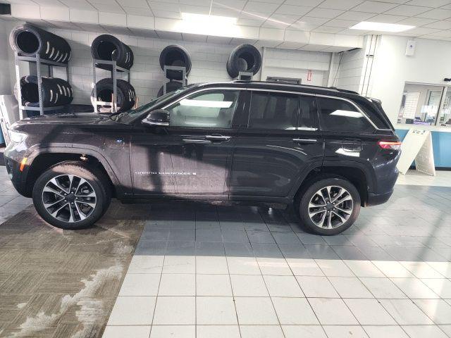 2022 Jeep Grand Cherokee 4xe Overland 4x4 2022 Jeep Grand Cherokee 4xe Overland 4x4