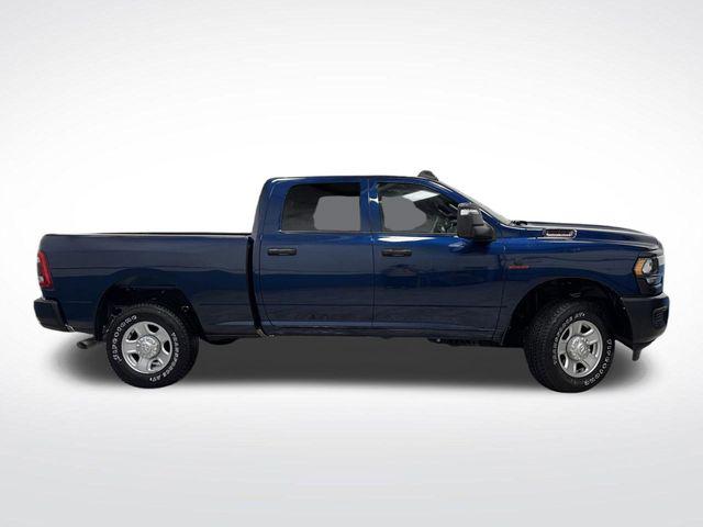 2024 RAM 3500 Tradesman Crew Cab 4x4 64 Box