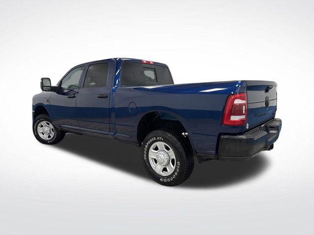 2024 RAM 3500 Tradesman Crew Cab 4x4 64 Box