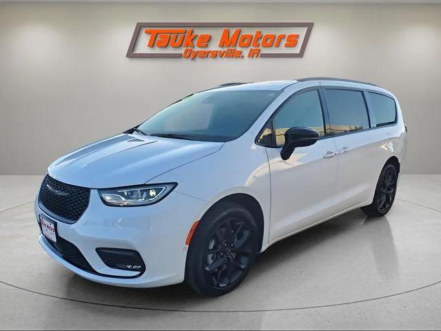 2026 Chrysler Pacifica PACIFICA LIMITED AWD