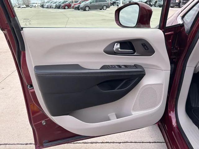 2022 Chrysler Pacifica Touring L AWD