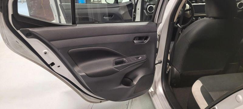 2021 Nissan Versa SV Xtronic CVT