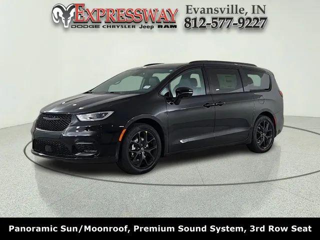 2026 Chrysler Pacifica Limited for sale in Evansville, IN