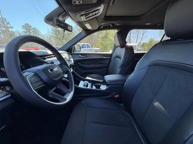 2026 Jeep Grand Cherokee L Altitude 4x4