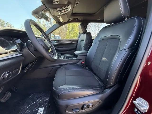 2026 Jeep Grand Cherokee L Altitude 4x4