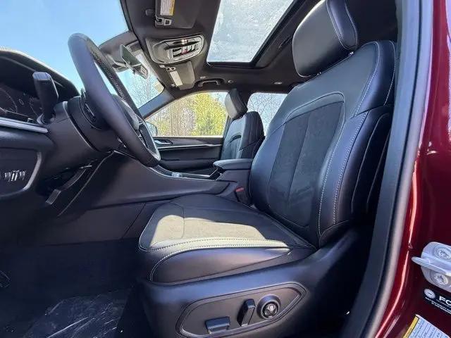2026 Jeep Grand Cherokee L Altitude 4x4