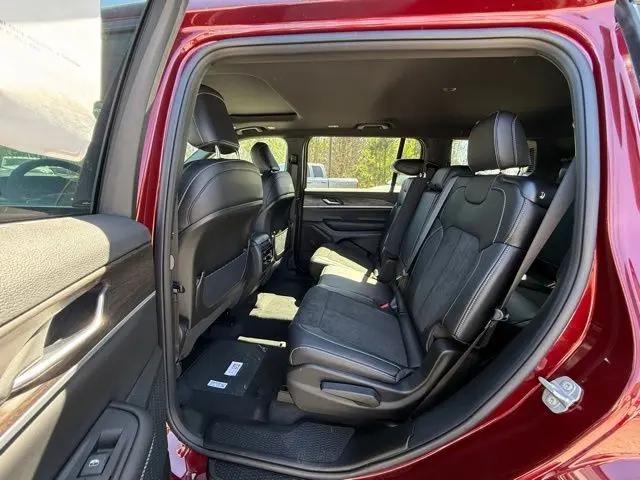 2026 Jeep Grand Cherokee L Altitude 4x4