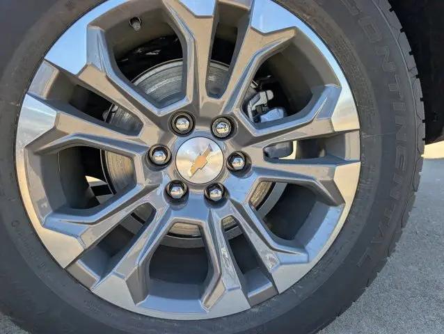 2026 Chevrolet Suburban LT, RWD