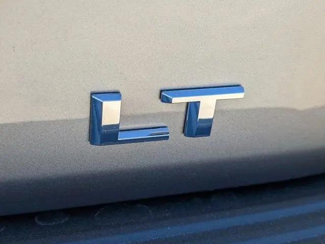 2026 Chevrolet Suburban LT, RWD