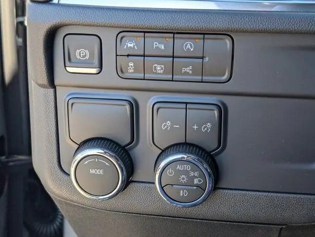 2026 Chevrolet Suburban LT, RWD