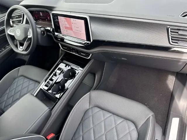 2026 Volkswagen Atlas Cross Sport SEL Premium R-Line
