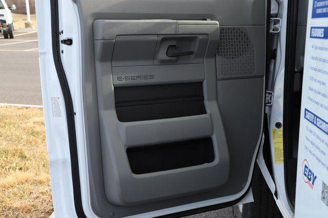 2026 Ford E-350 Cutaway Base