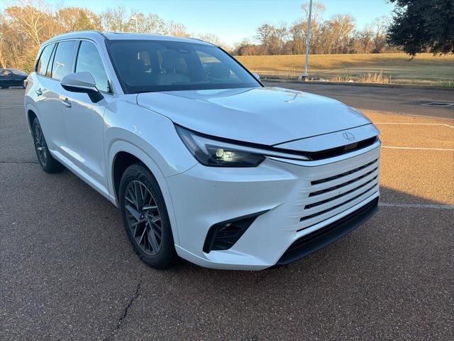 2025 Lexus TX Premium's photo