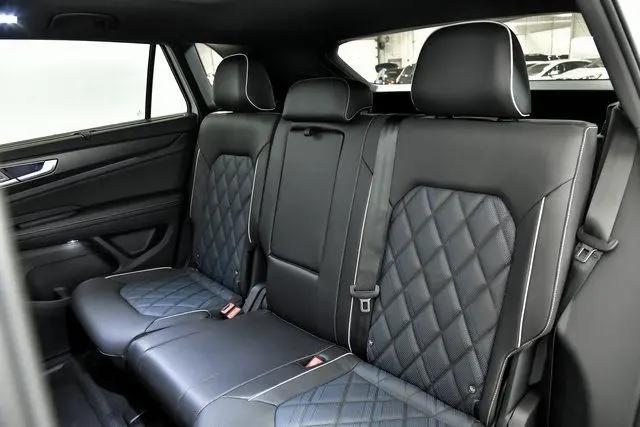 2026 Volkswagen Atlas Cross Sport SEL Premium R-Line