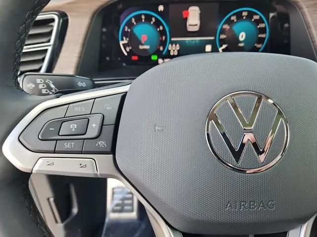 2026 Volkswagen Atlas SEL Premium R-Line