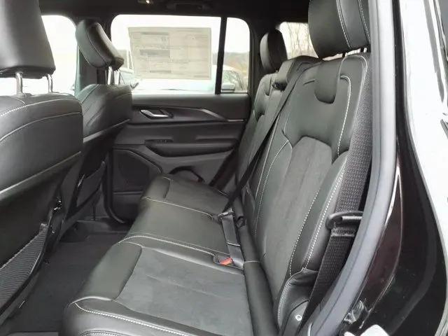 2025 Jeep Grand Cherokee Altitude X 4x4